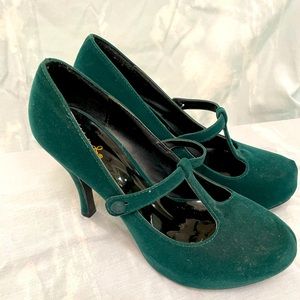 Jade Green Velvet Pumps
